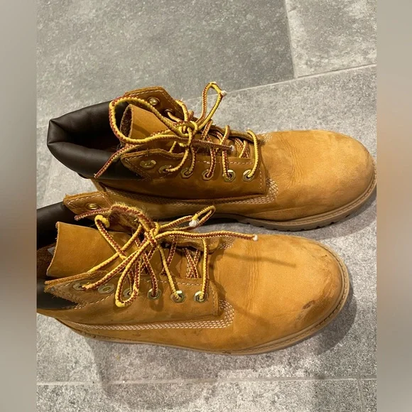 Kids Timberland Boots. Size 3M. (Used & no shoe box. Read description) - Picture 5 of 10